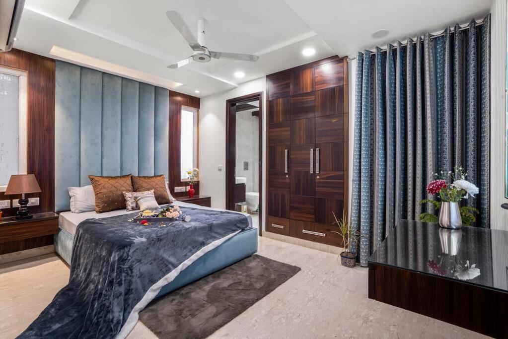 Homlee-pentagon 3 Bhk Luxurious-lift-parking-saket * New Delhi