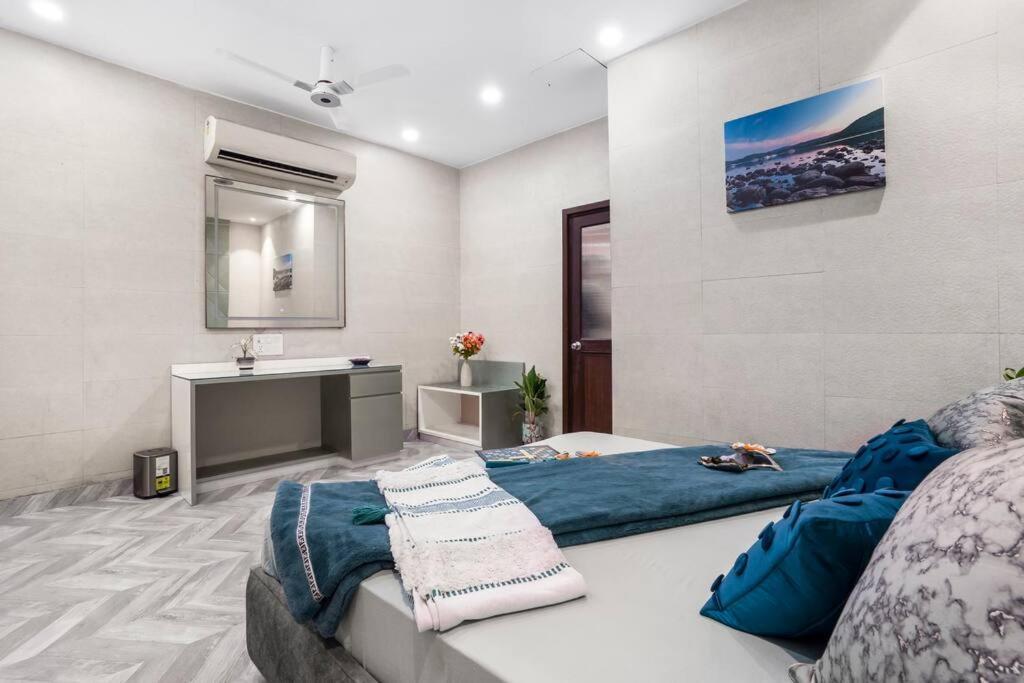 Apartment Homlee-basement Flat With Kitchen In Saket, South Delhi New Delhi