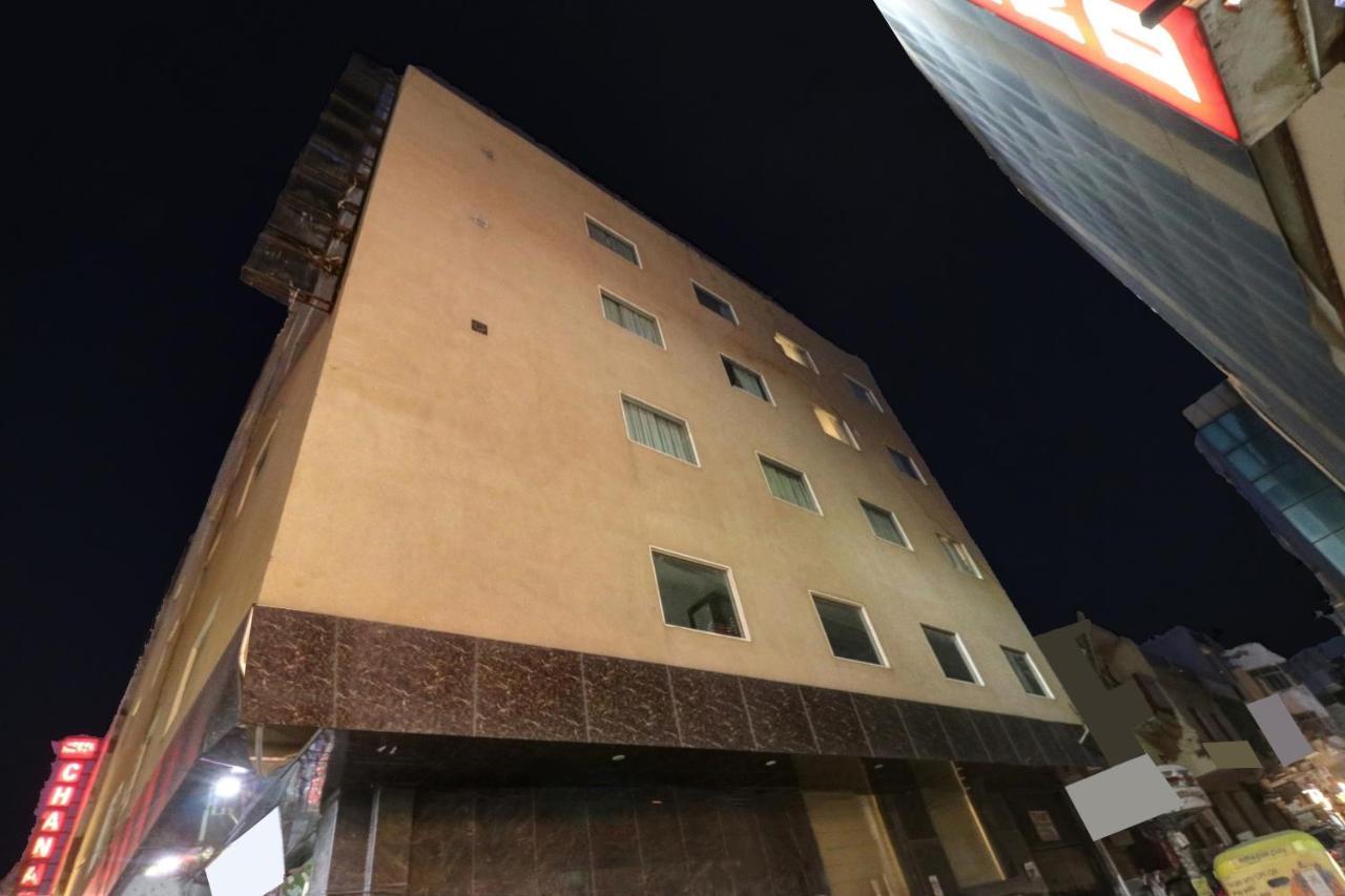 Oyo Townhouse 901 Prime Enclave Near Ambience Mall Apartamento *