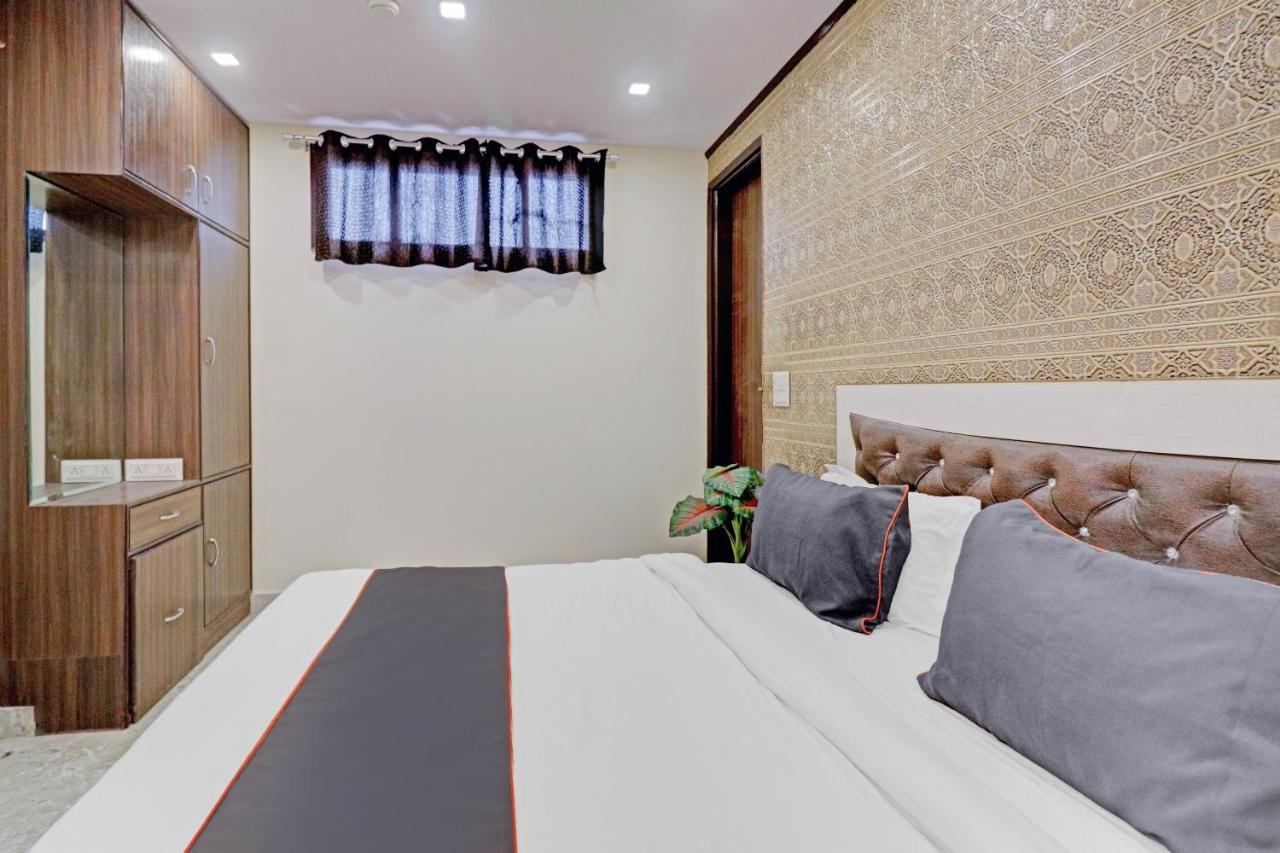 O Palace Near Jagatpuri 4* New Delhi