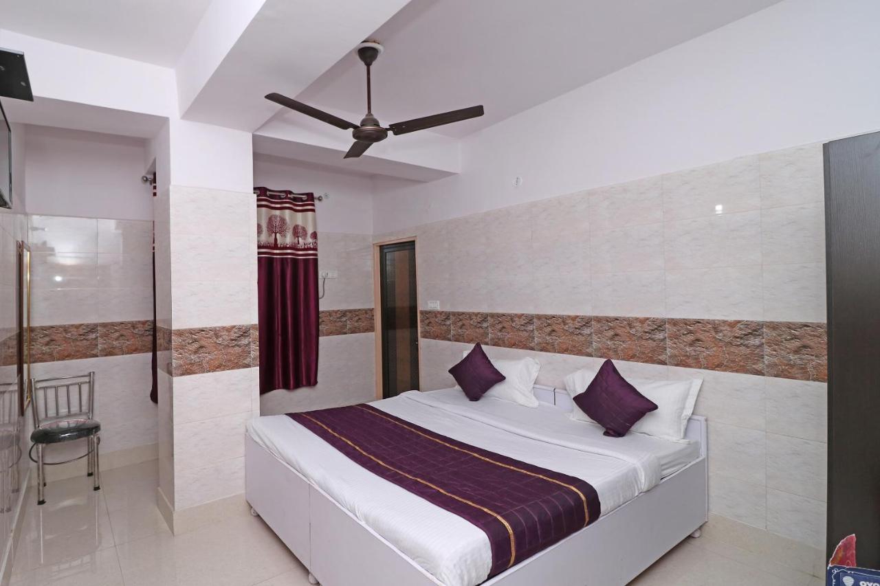 Hotel Oyo New Capital Near M2k Cinemas Rohini Delhi (National Capital Territory of India)