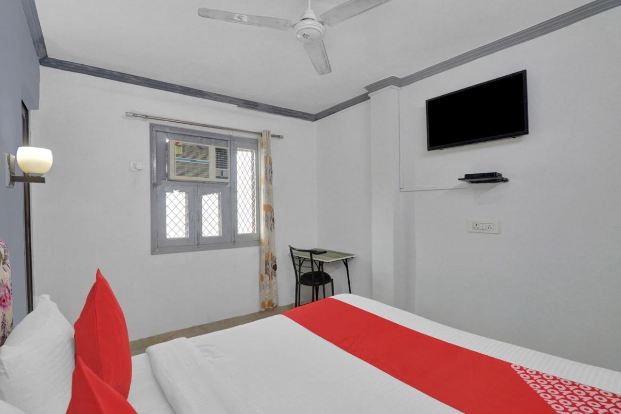 Flagship Comodo Near The Chanakya 3* New Delhi