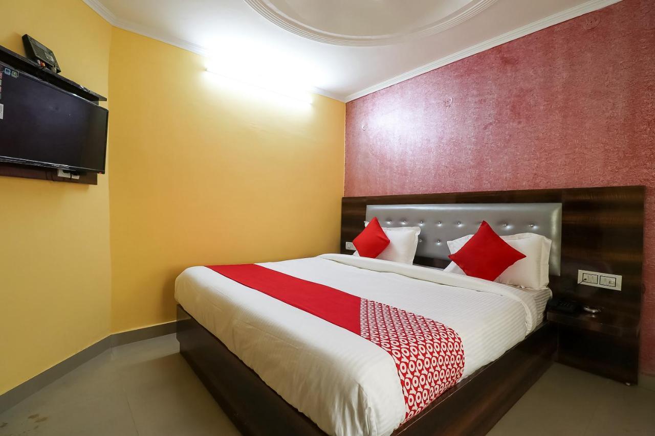 O Royal Orbit Near Delhi Airport 3*