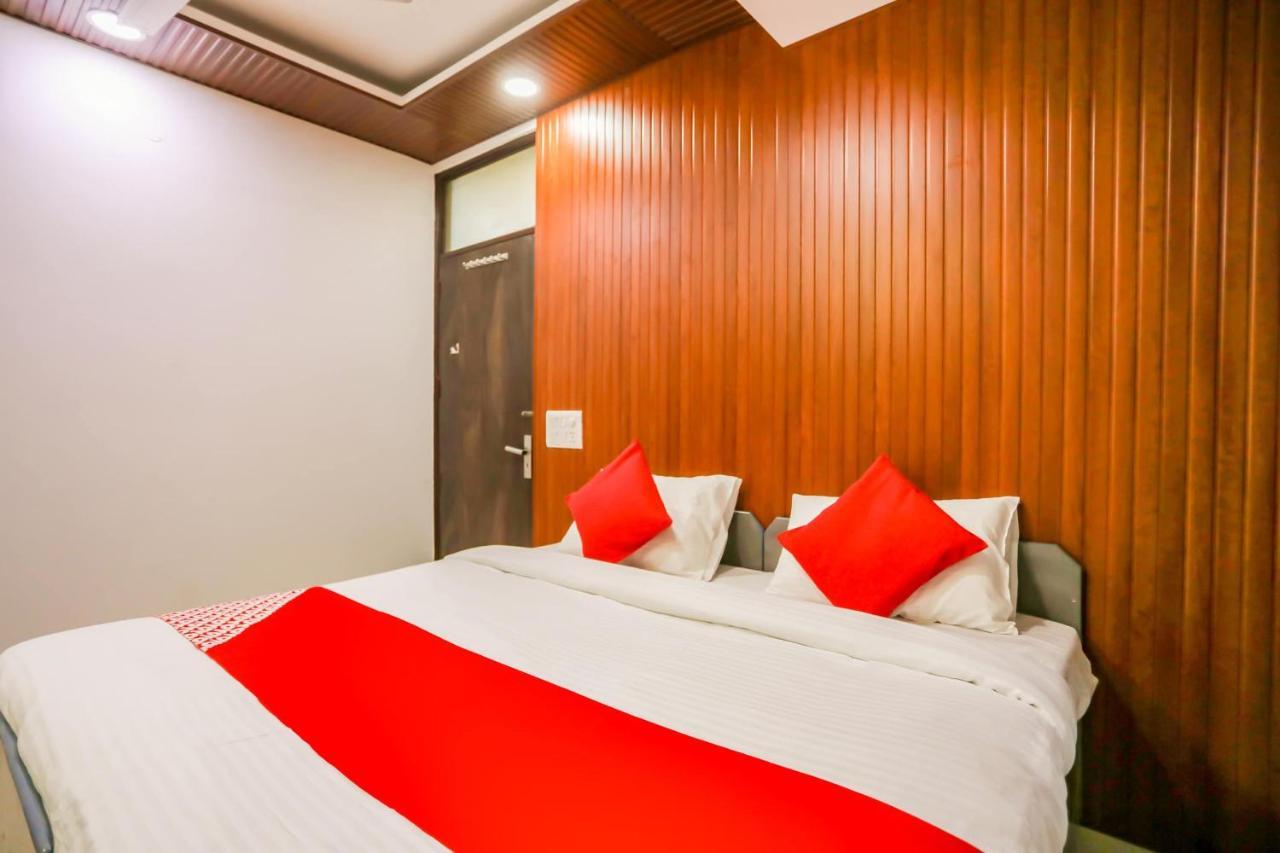 Oyo Jai Palace 3*