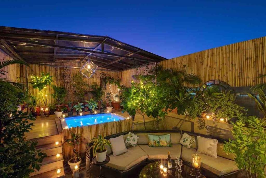 Jacuzzi, Stunning1br ,terrace, Location * New Delhi