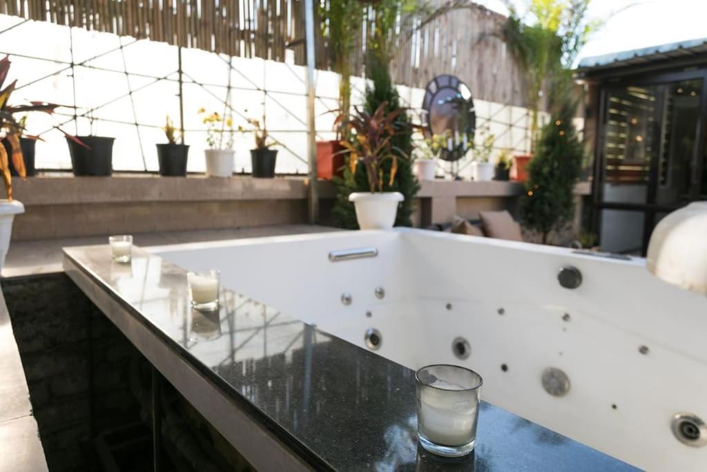 Jacuzzi, Stunning1br ,terrace, Location