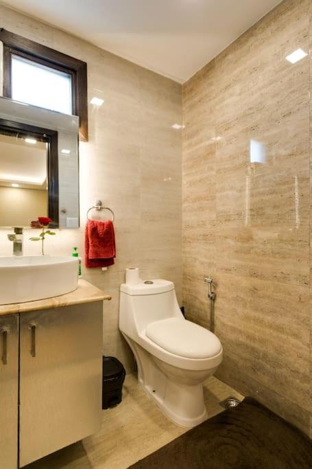 Jacuzzi, Stunning1br ,terrace, Location Holiday home *