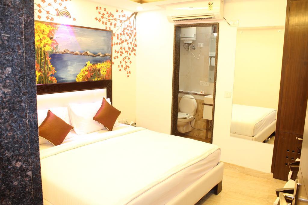 Hotel Fabhotel Rs Gera - Nr Nehru Place Market