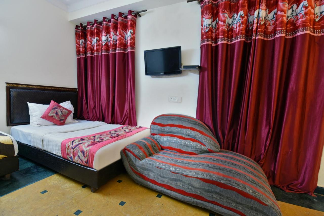 Hotel I & Revels Near Railway Station- By Ap Singh Nova Deli