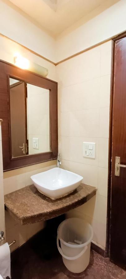 Hotel Imperial - Nehru Place 3*