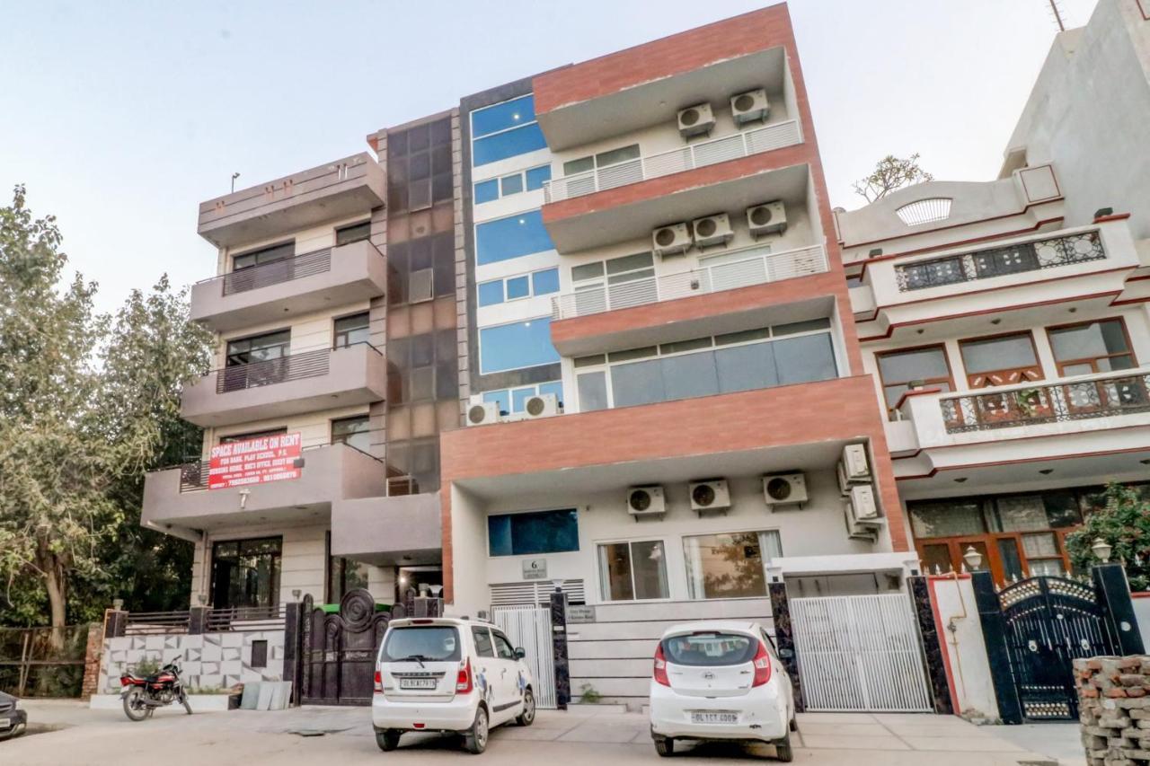 Oyo Townhouse 461 Grey House Near Nawada Metro Station Hotel 4*