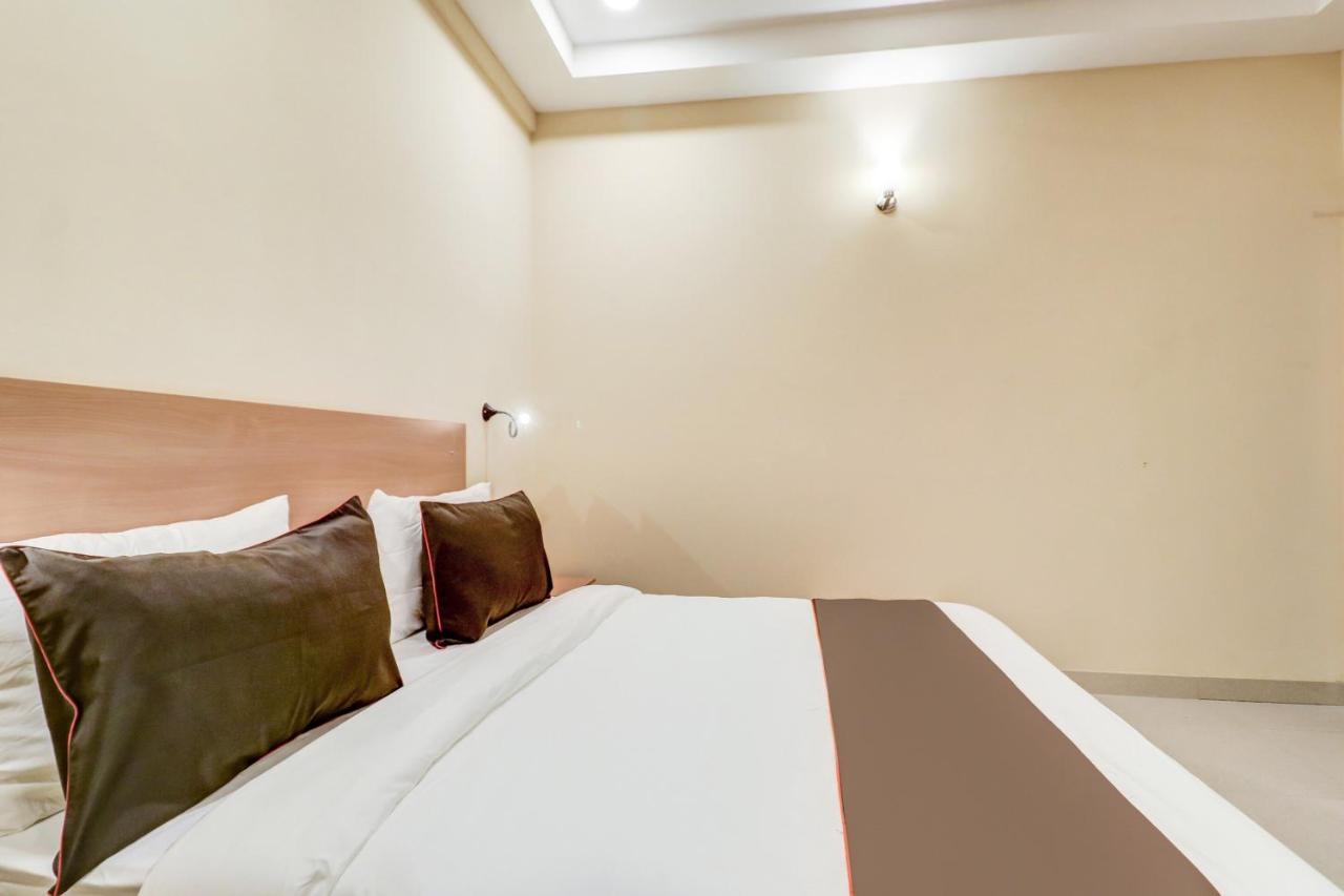 Collection O Pulpehladpur Near Tughlakabad Station Metro Station New Delhi