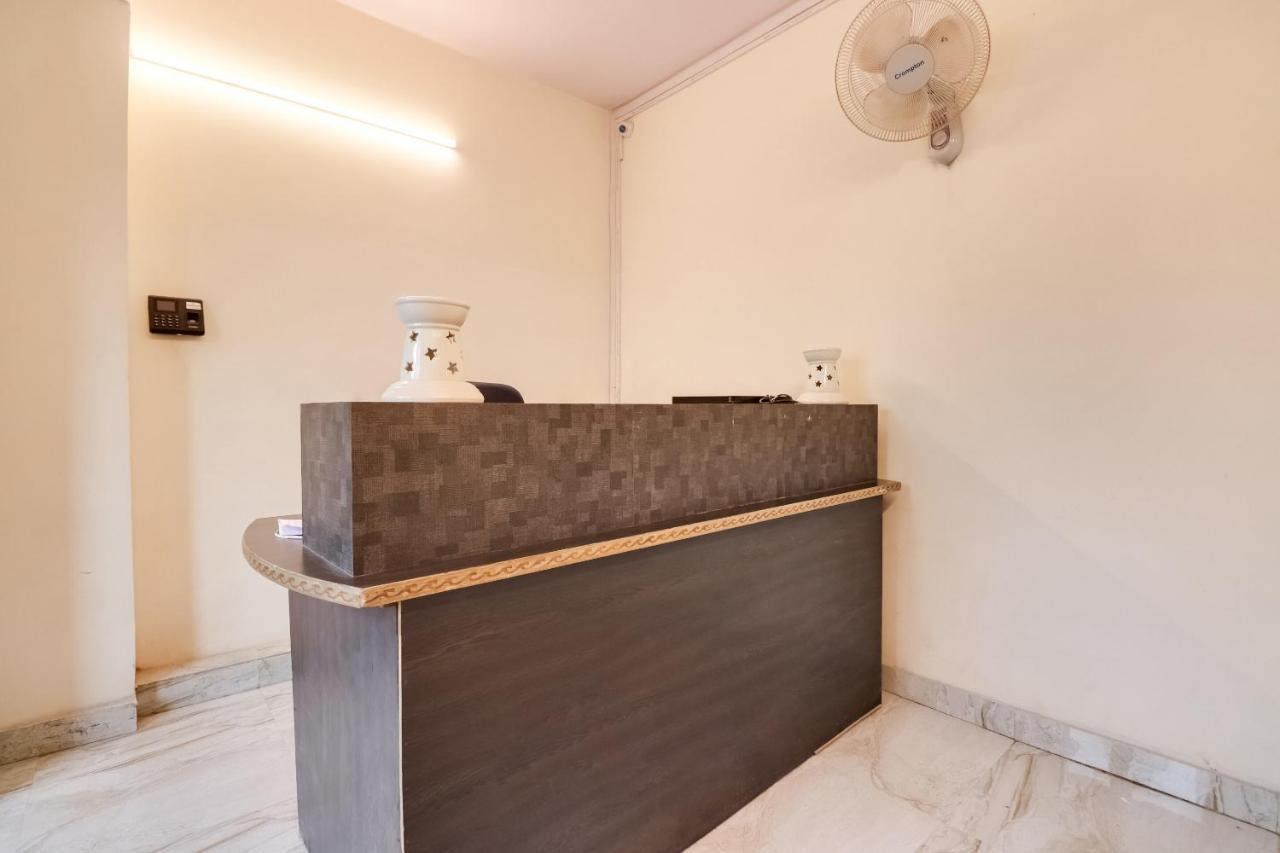 Oyo Rohini Near Rithala Metro Station 3*