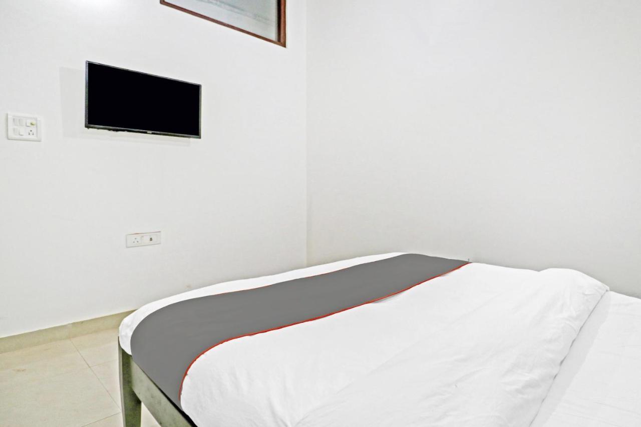 Capital O Saket Near Dlf Avenue Saket Hotel 3*