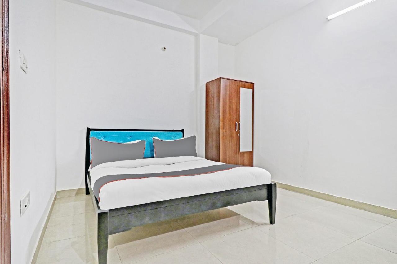 Capital O Saket Near Dlf Avenue Saket 3*