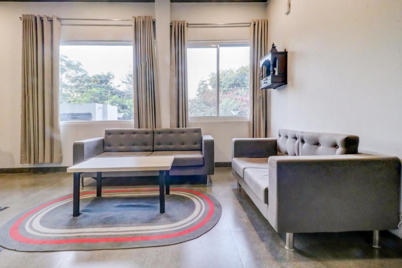 Oyo Townhouse 461 Grey House Near Nawada Metro Station Hotel New Delhi