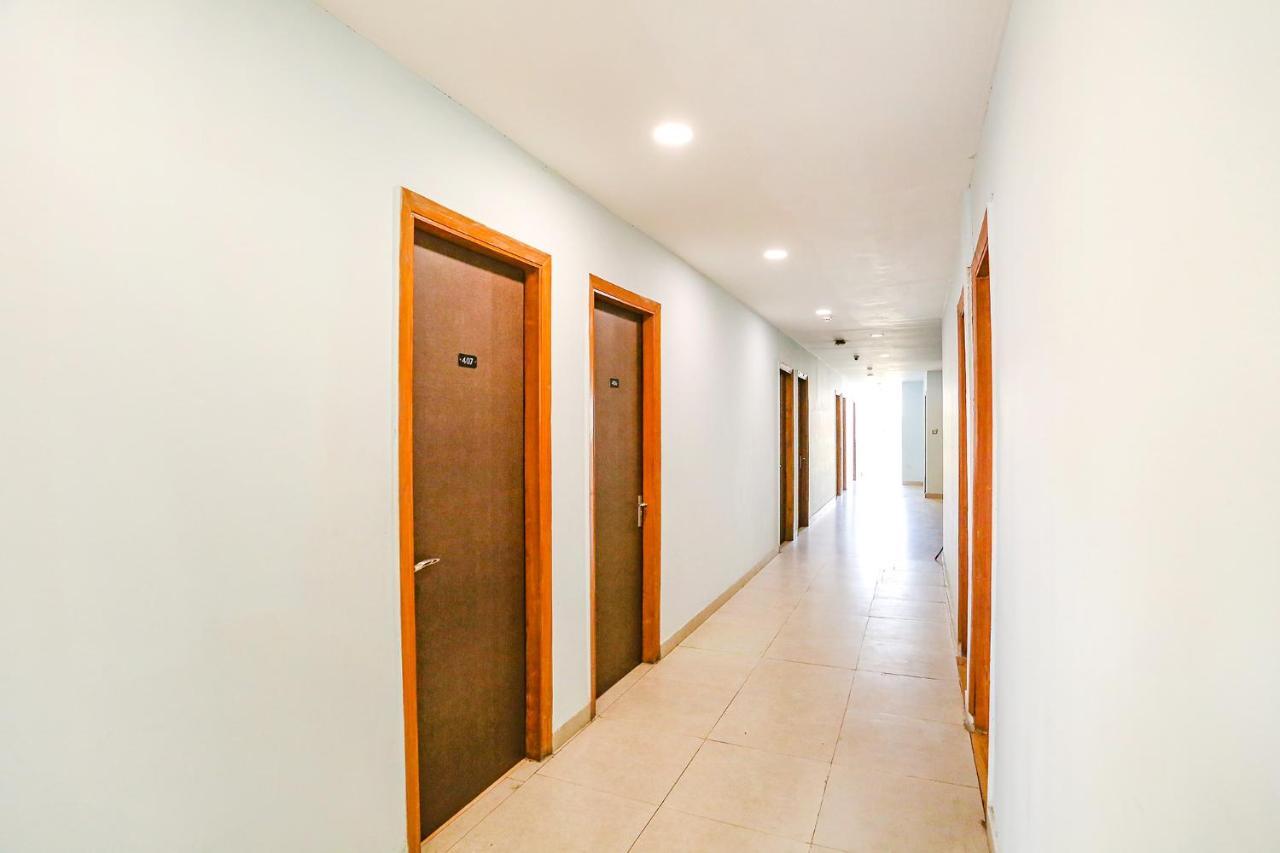 Hotel Fabhotel Silver Saffron Peera Garhi