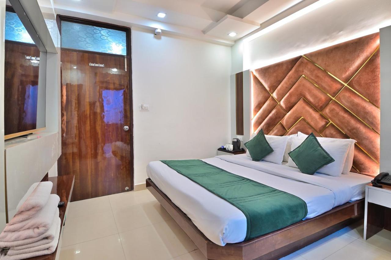 Star - Budget Friendly Hotel New Delhi