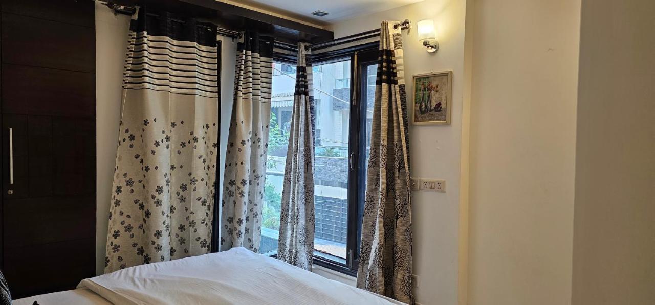 Palatial 3bhk Apartment!greater Kailash 1 Apartment