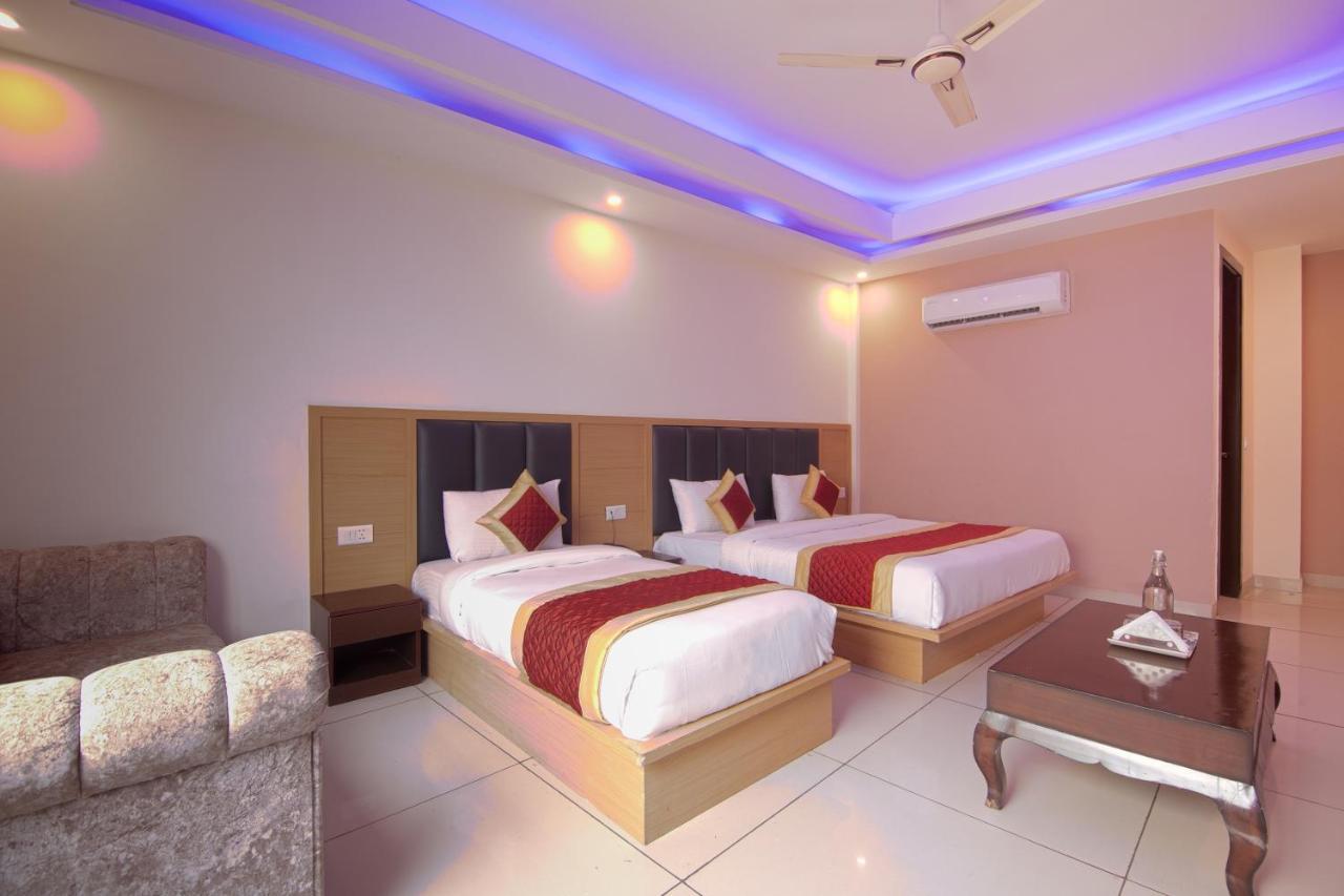 Del Near Igi Airport New Delhi