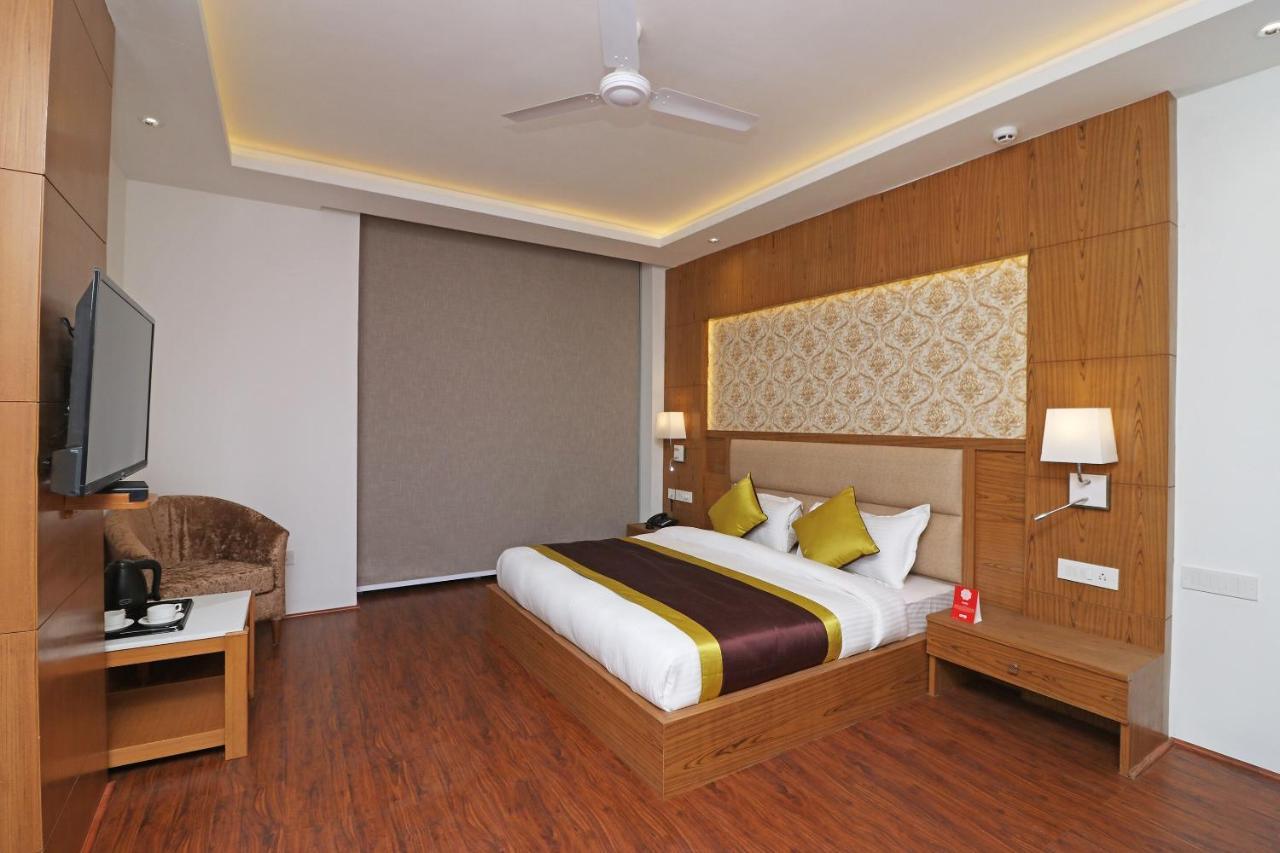 Capital O Star Near Chhatarpur Metro Station Nova Deli