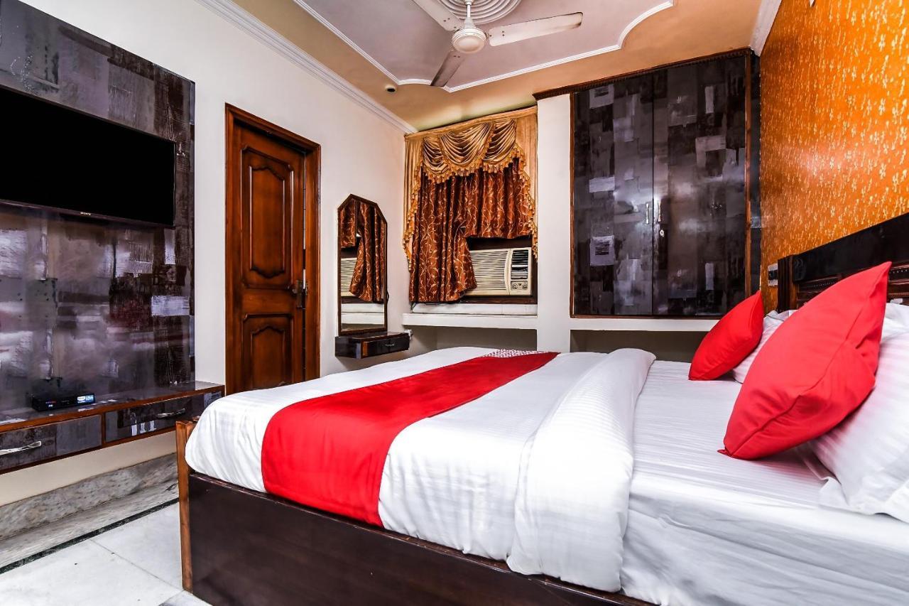 Hotel Oyo Forever Banquet & New Delhi