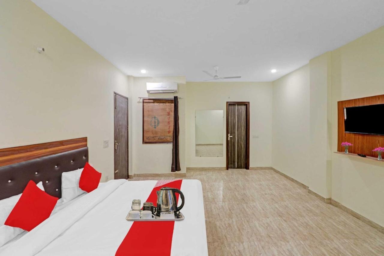 Hotel O Moonshine Near Mohan Estate Metro Station