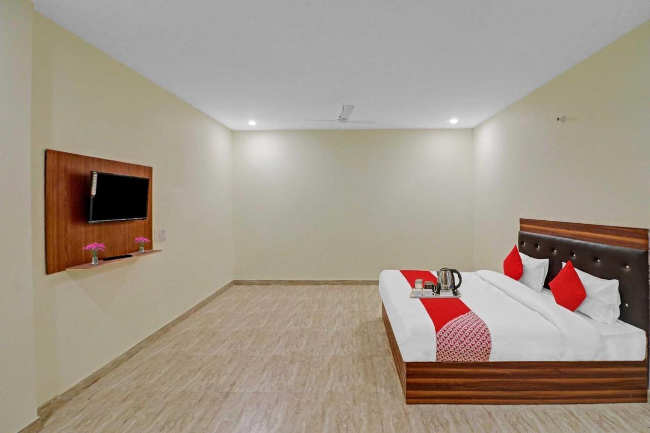 O Moonshine Near Mohan Estate Metro Station 3* New Delhi