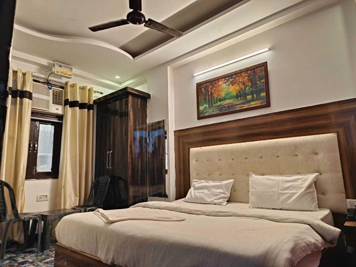 Oyo Janvi Palace Near Dwarka Sector 9 Metro Station 3* New Delhi