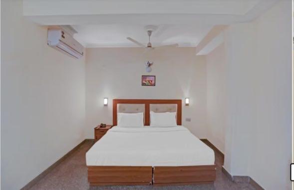 Oyo 75948 Tushar Continental Hotel Nova Deli