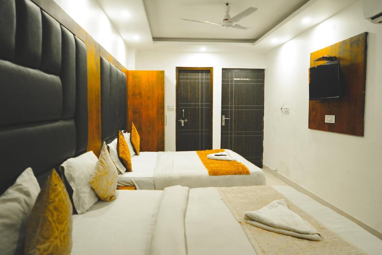 Roomshala 053 Tej Palace - Near Igi Airport Delhi 3* Nova Deli