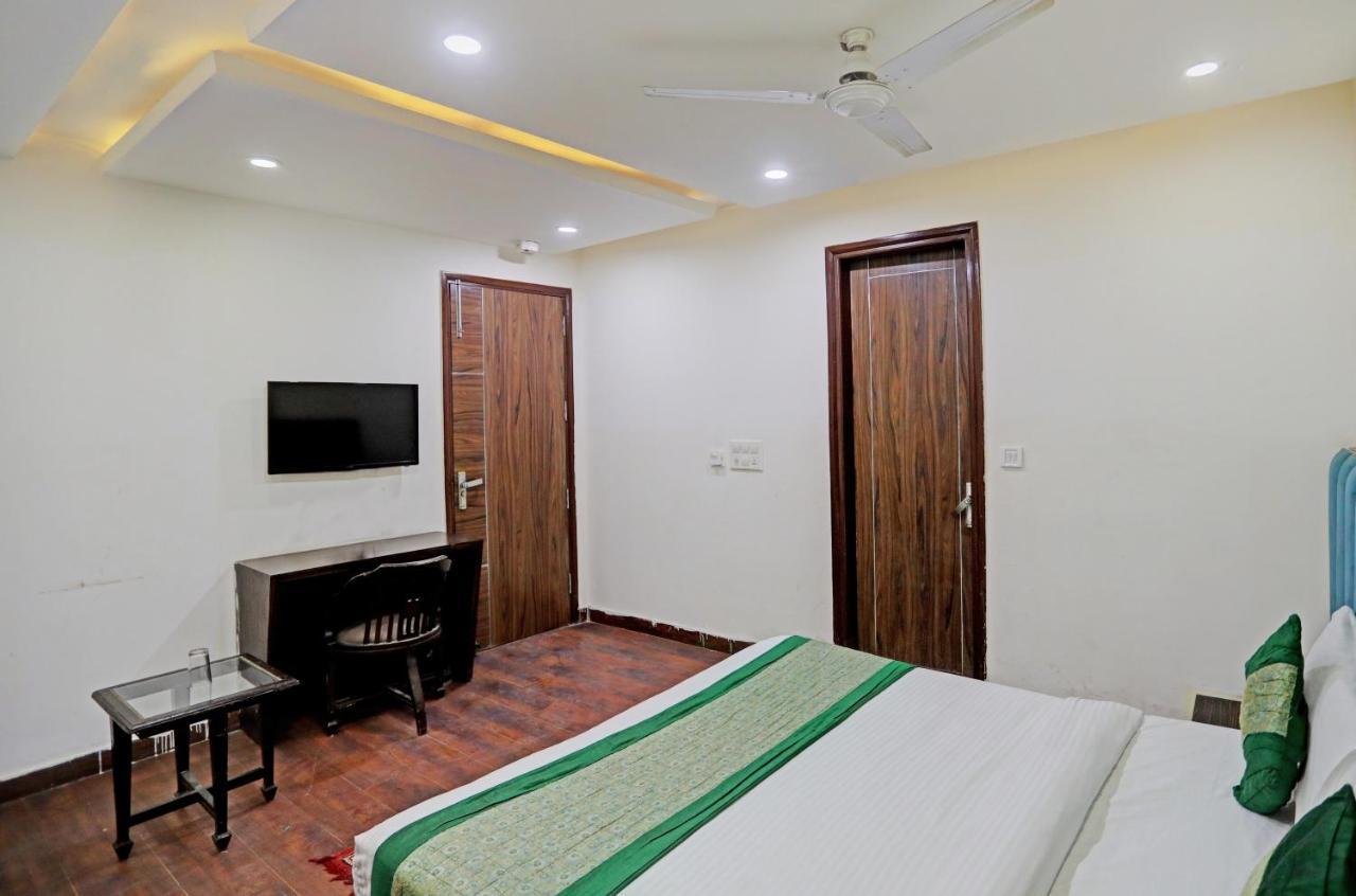Hotel Jai Deluxe- Paharganj Railway Station 4*