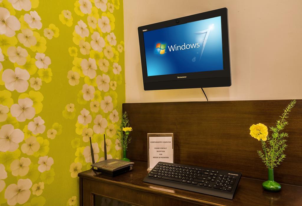 Home@f37 Kailash Colony Metro Hotel 3*
