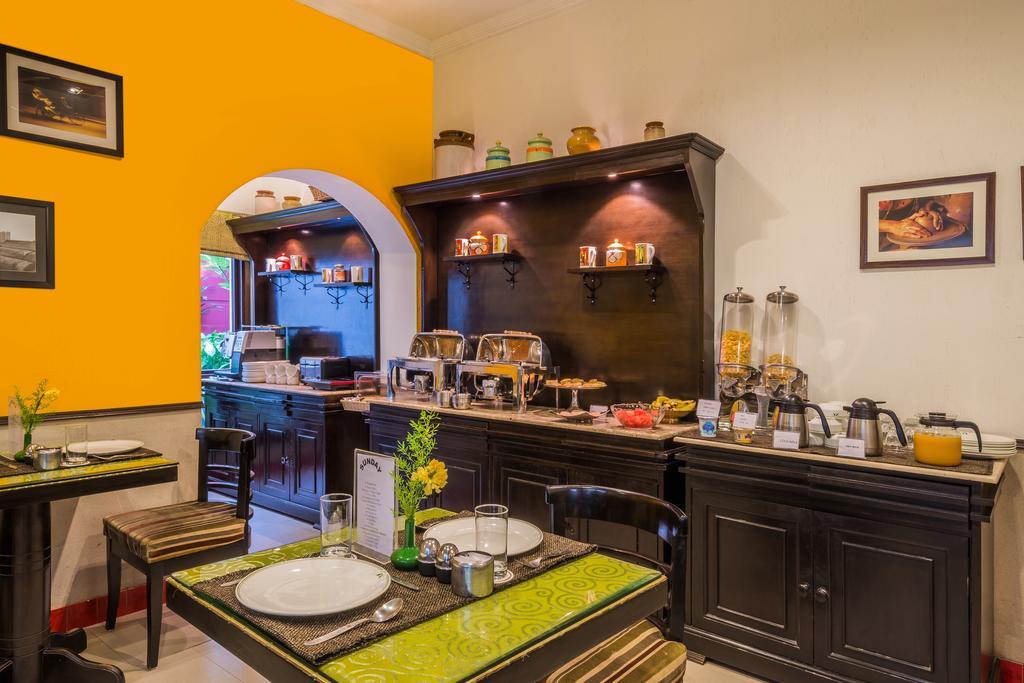 Hotel Home@f37 Kailash Colony Metro