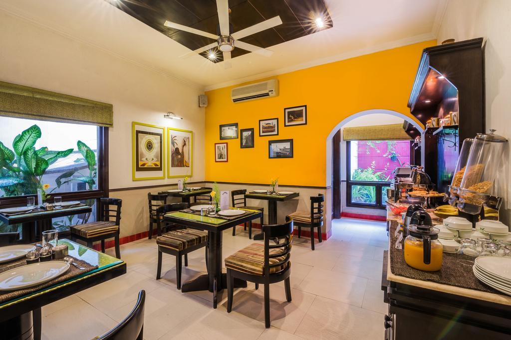 Hotel Home@f37 Kailash Colony Metro 3*