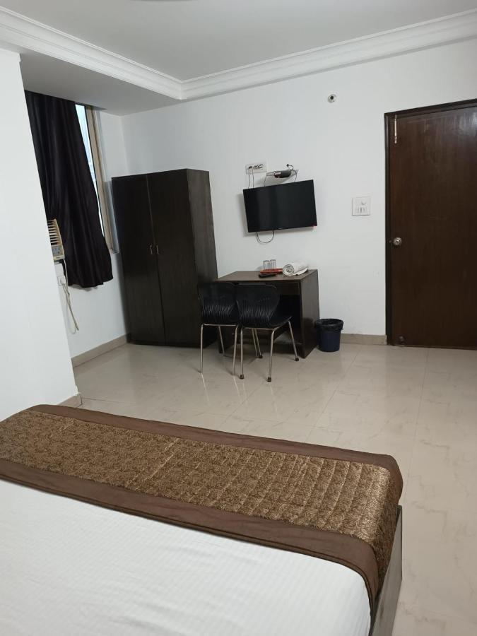 Airport Aditya Hotel 2*
