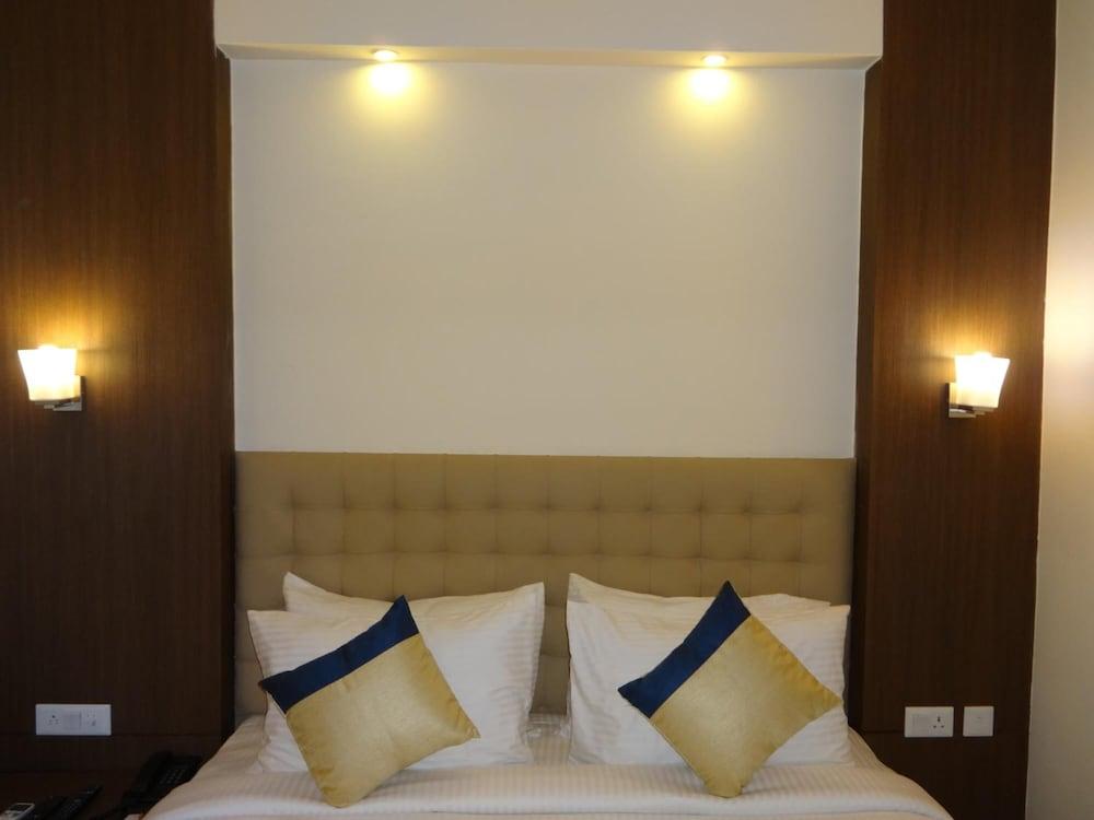 The Pamposh Hotel