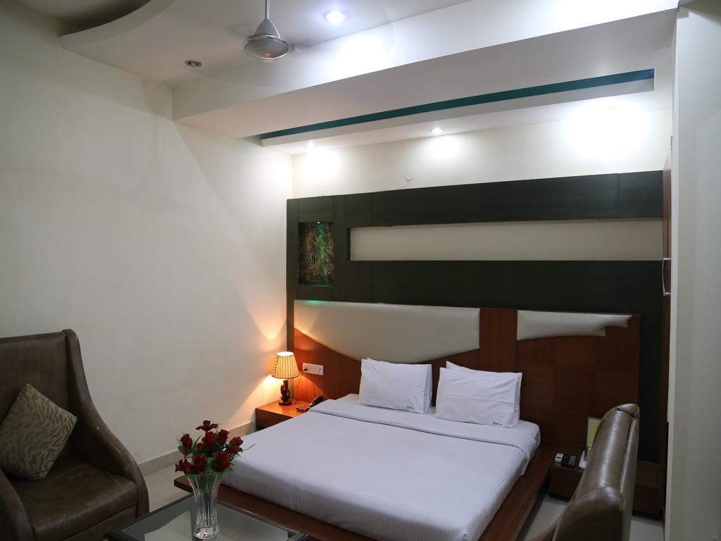 Aira Xing New Delhi