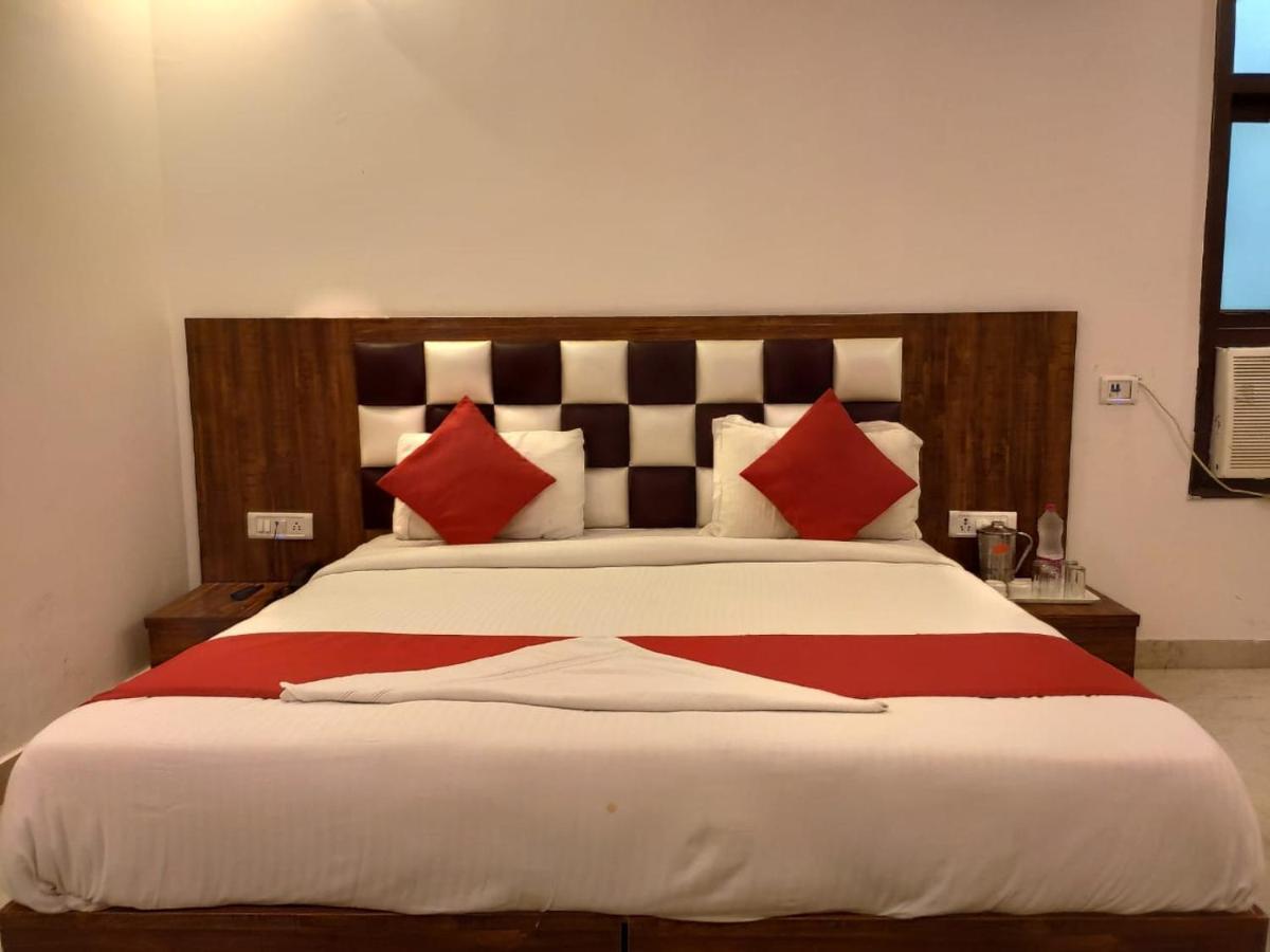 Cozy Cave Near Igi Airport Delhi Nova Deli
