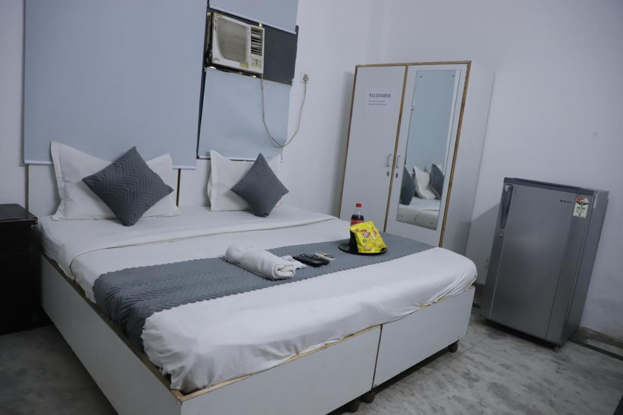 The Arrow - Greater Kailash Hotel