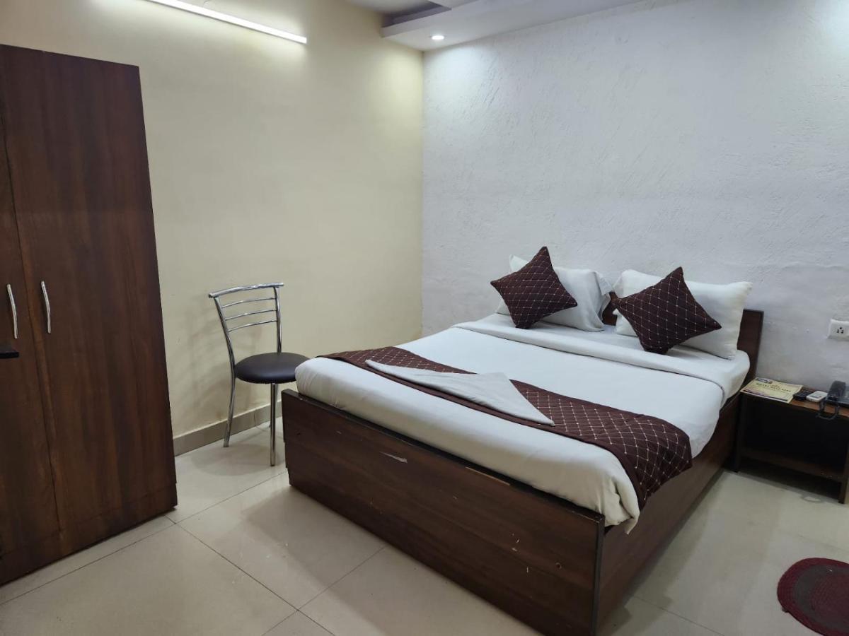 Hotel Cozy Cave Near Igi Airport Delhi