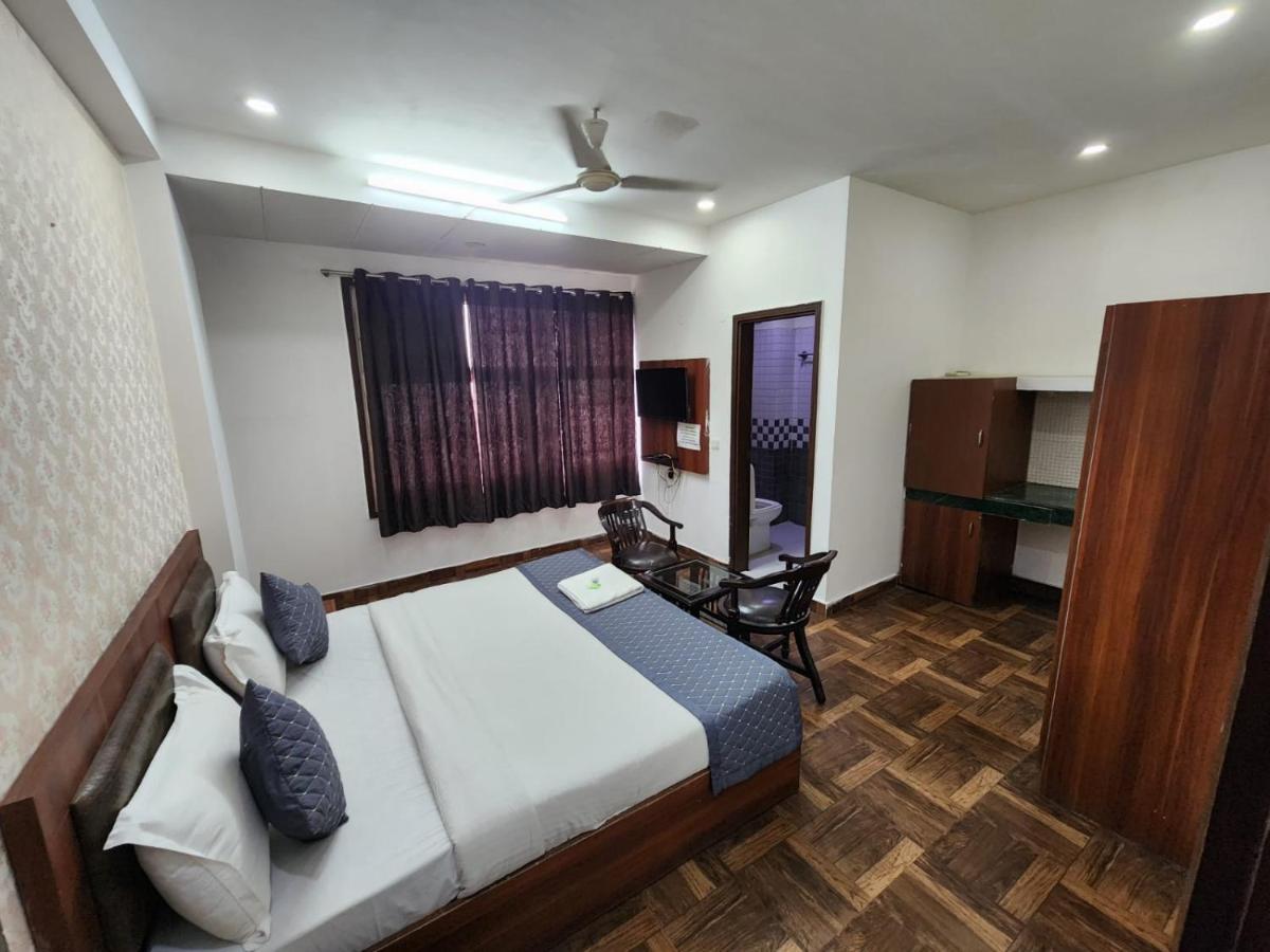 Clayton Near Igi Airport Delhi New Delhi