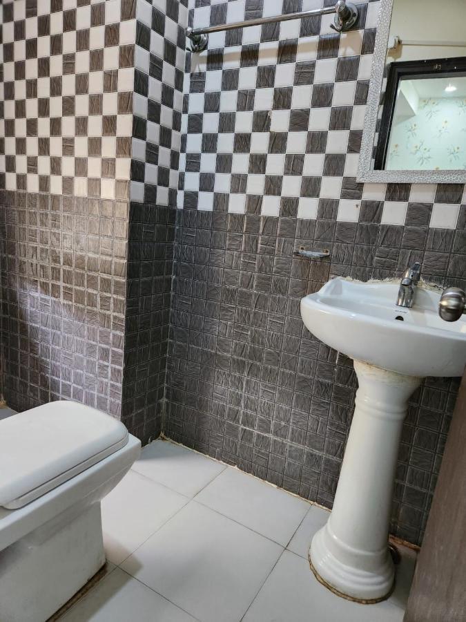 Clayton Near Igi Airport Delhi 3*