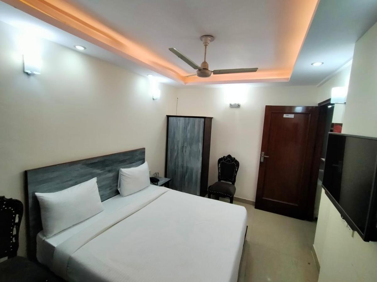 Hotel Jpm - East Of Kailash 3*