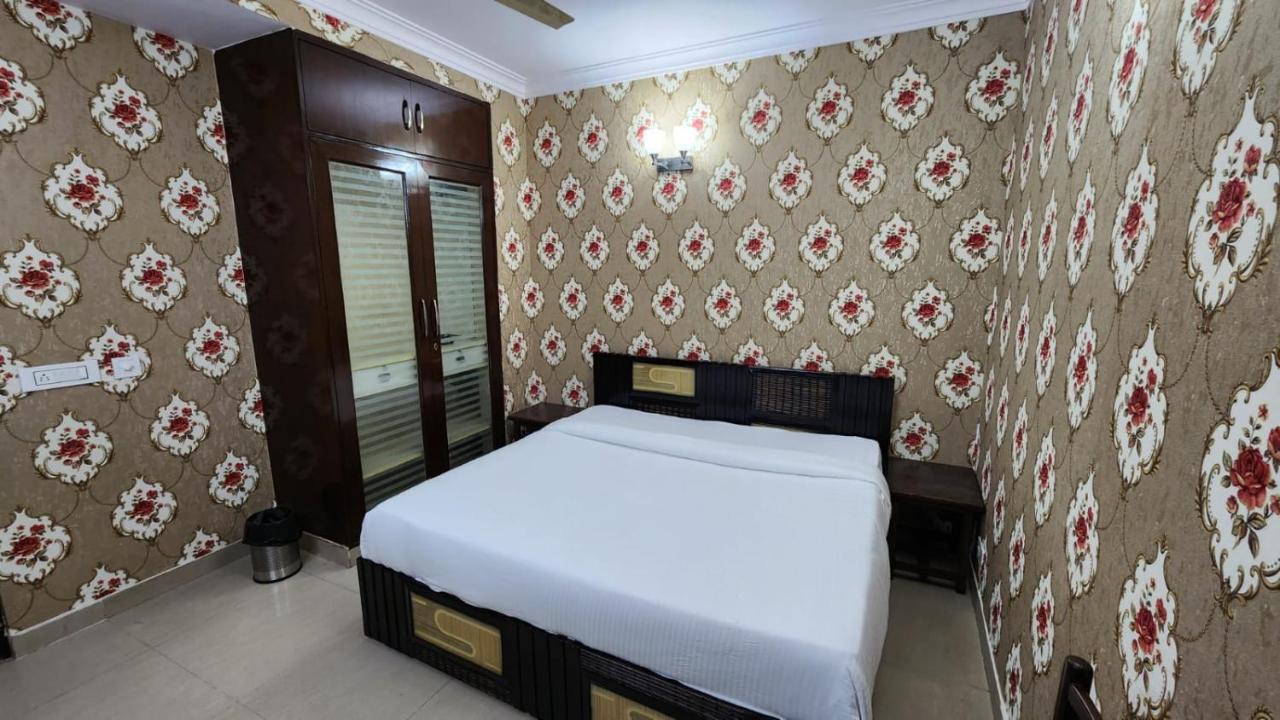 Hotel Jpm - East Of Kailash