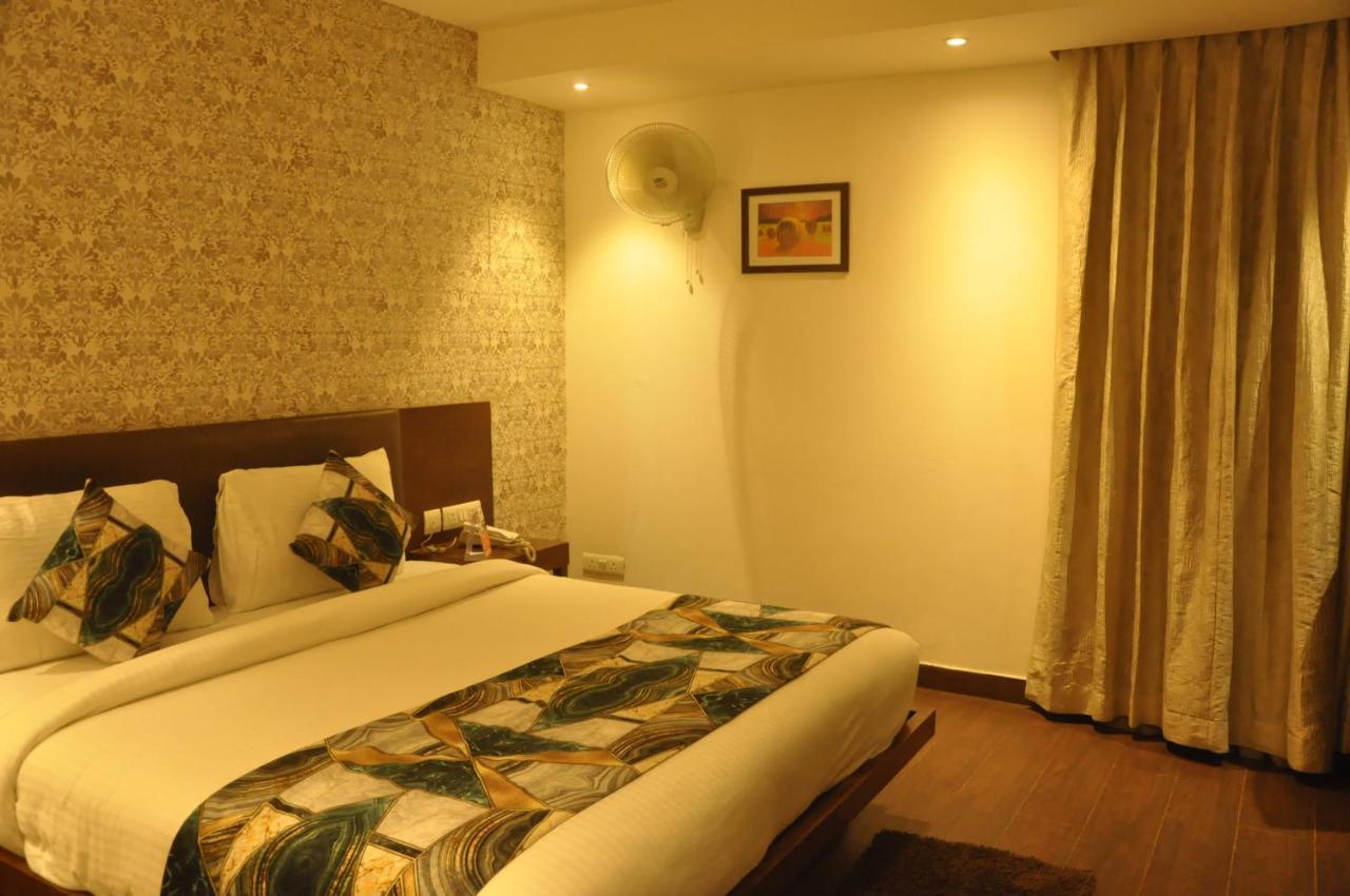 Arch International Hotel New Delhi