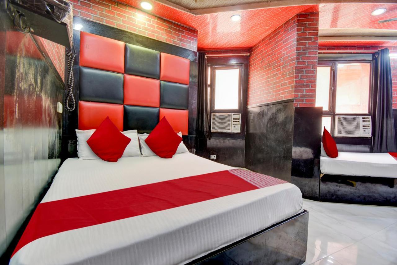 Oyo Flagship 81436 Royal Plaza Hotel New Delhi
