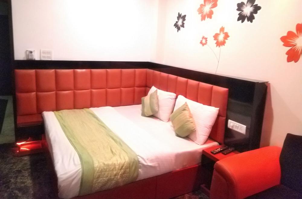 Arihant Inn-near Blk Hospital