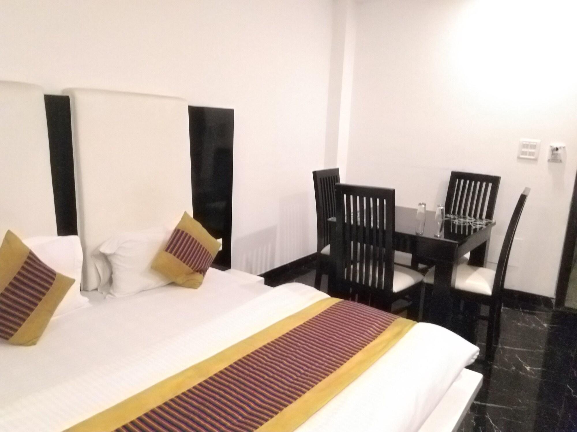 Hotel Arihant Inn-near Blk Hospital 2*
