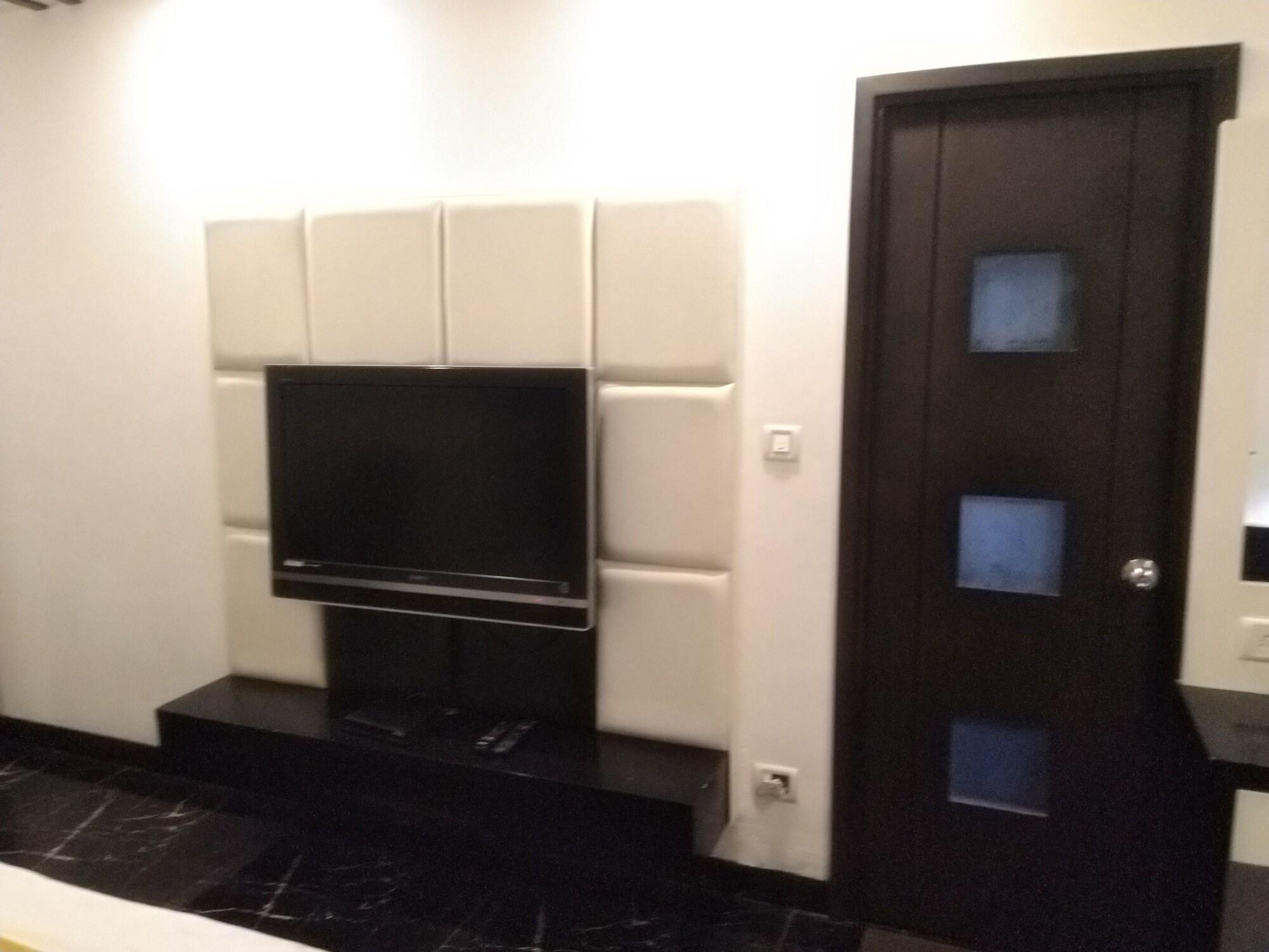 Arihant Inn-near Blk Hospital New Delhi